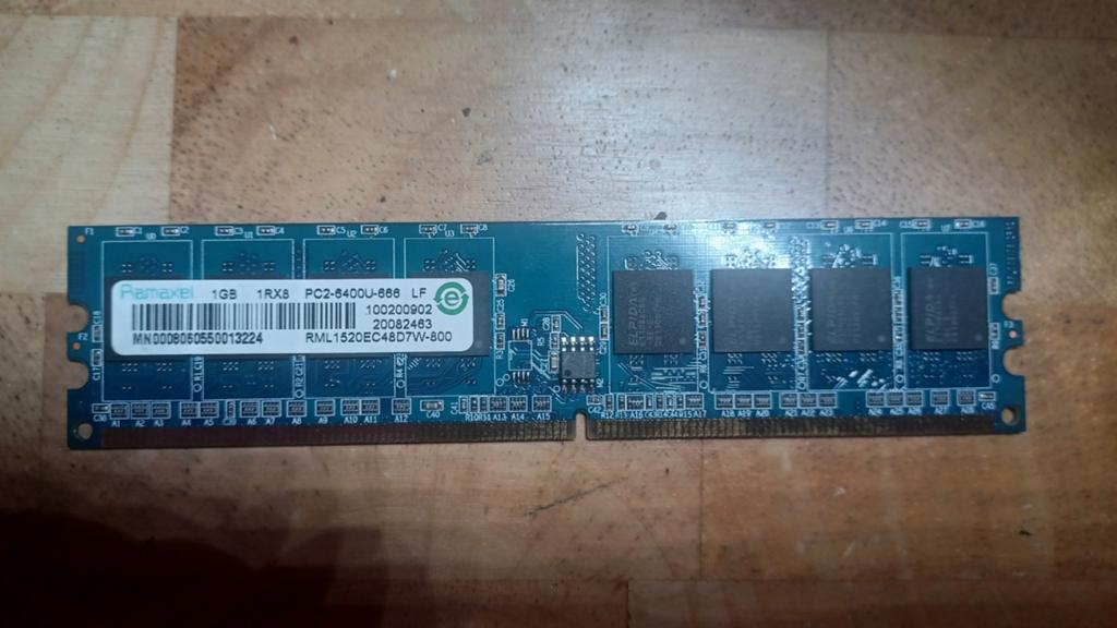 DDR2 SDRAM

1GB 800 MHz, Computers en Software, Ophalen of Verzenden, DDR2, Desktop