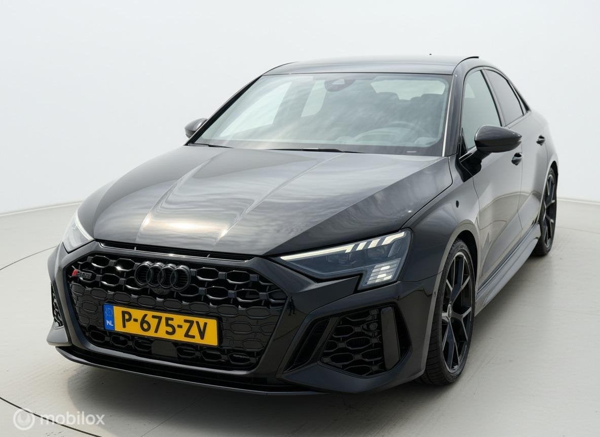 Audi RS3 2.5 TFSI RS3 quattro PANO|HUD|CERAMIC|B&O|MASSAGE|, Auto's, Audi, Automaat, Gebruikt, RS3, Zwart