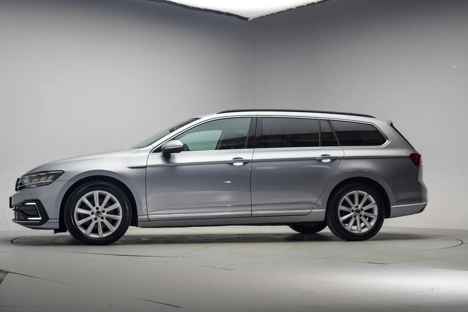 Volkswagen Passat 1.4 TSI PHEV GTE Business [ LED Navi Camer, Auto's, Volkswagen, Automaat, Gebruikt, 4 cilinders, Automatische klimaatregeling