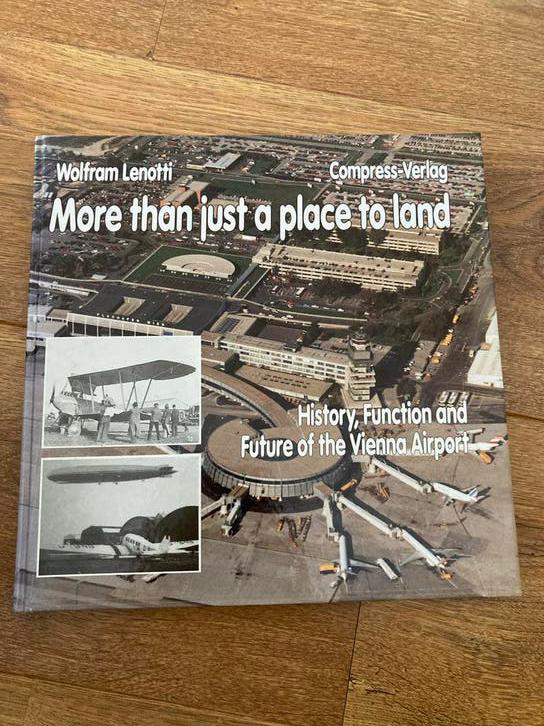 More than just a place to land - Vliegtuig boek, Ophalen of Verzenden, Gelezen, Vliegtuig
