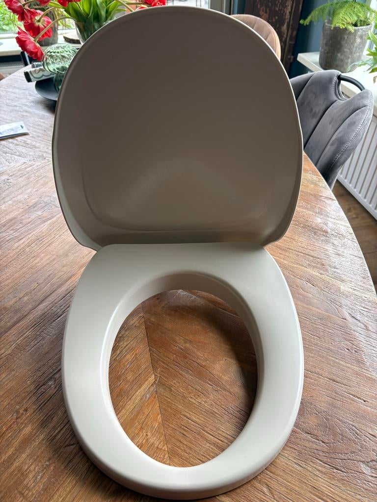 Thetford toiletbril - gebruikt maar netjes, Caravans en Kamperen, Caravan accessoires, Ophalen, Gebruikt
