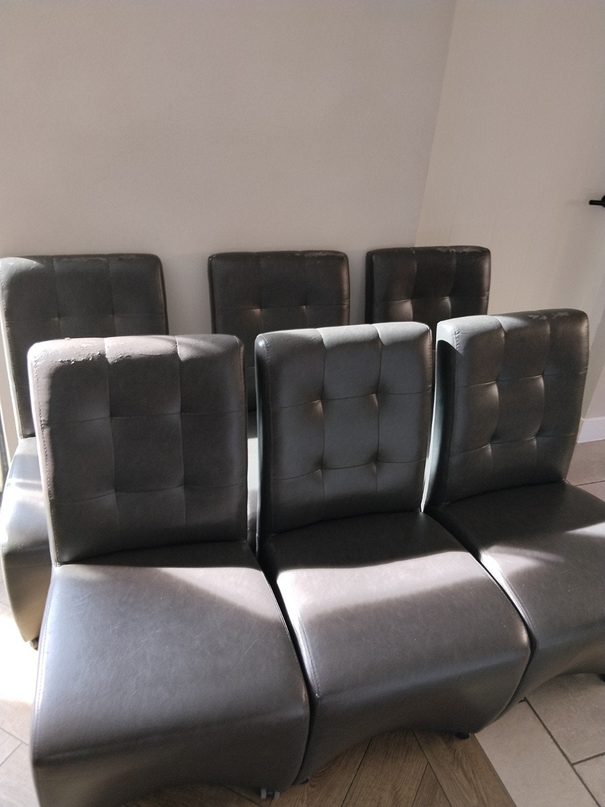 Set van 6 eetkamerstoelen - gratis af te halen, Ophalen, Kunststof, Gebruikt, Grijs