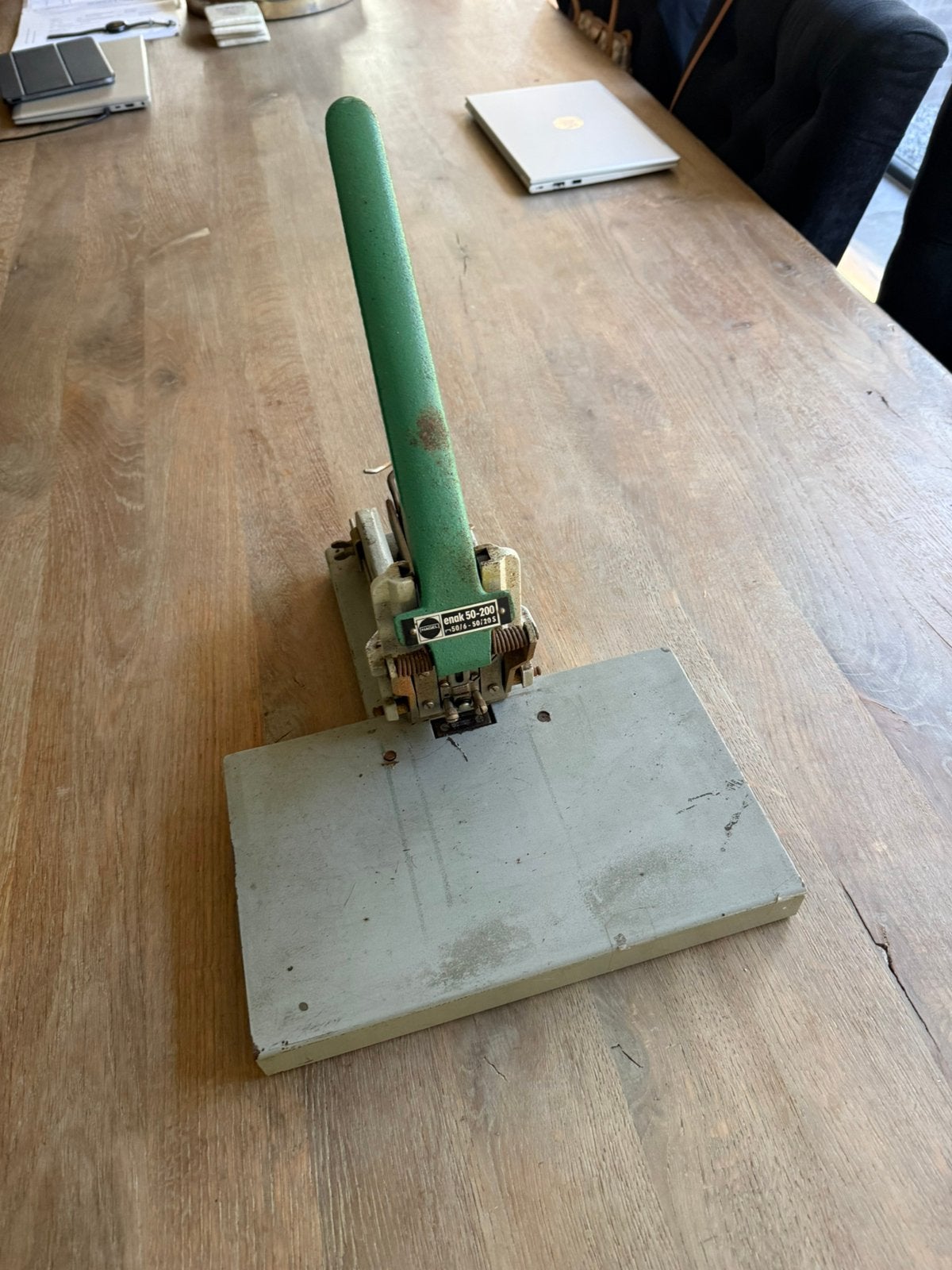 Enak 50-200 Blokhechter Nietmachine, Ophalen of Verzenden, Gebruikt
