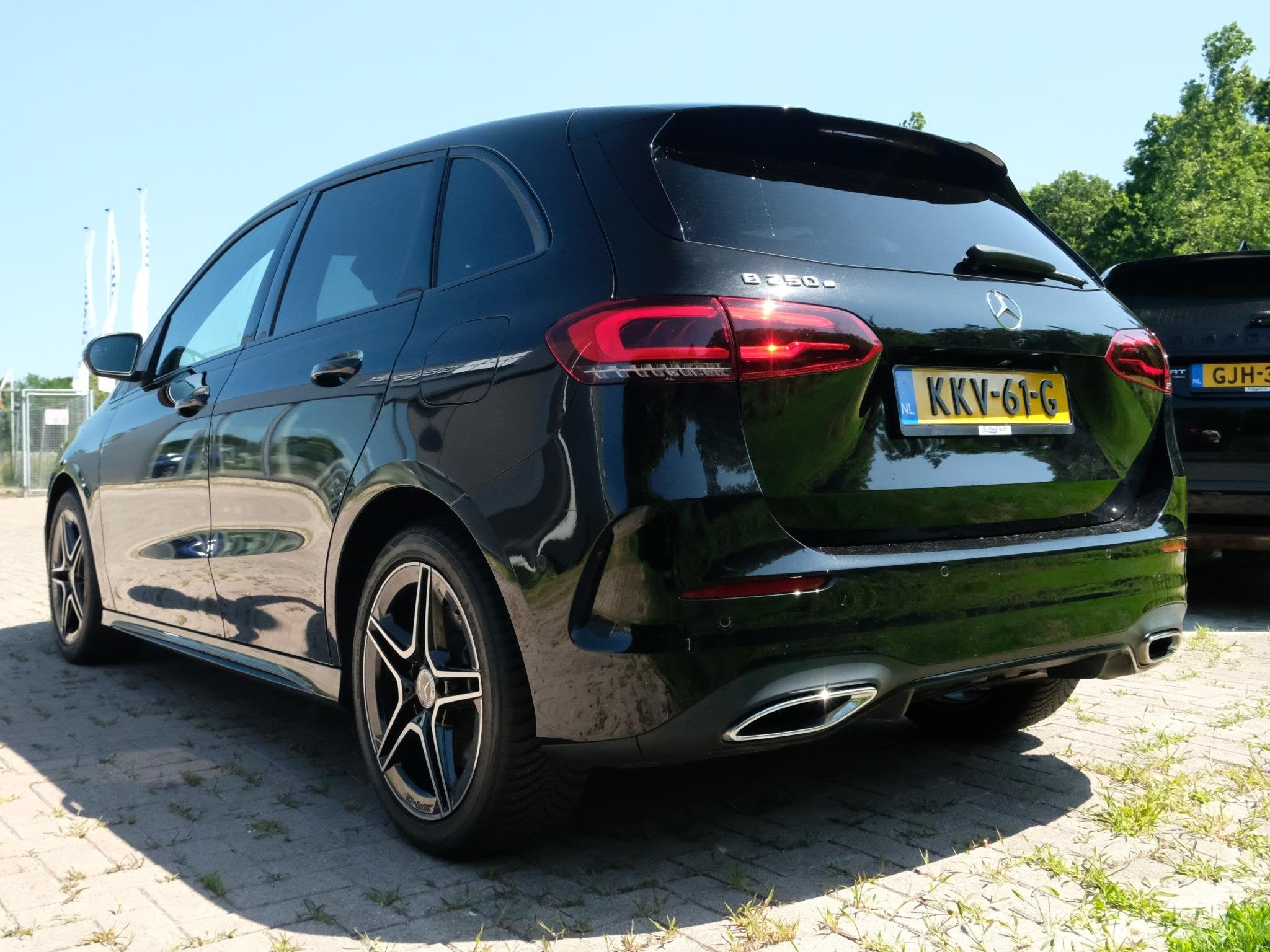 Mercedes-Benz B-klasse 250 e AMG Line 217 PK | Stoelverwarmi, Gebruikt, 4 cilinders, 16 kWh, Zwart