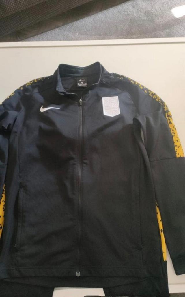 Nike trainingspak voor kinderen (van 12 jaar), Kinderen en Baby's, Kinderkleding | Maat 152, Ophalen, Jongen of Meisje, Zo goed als nieuw