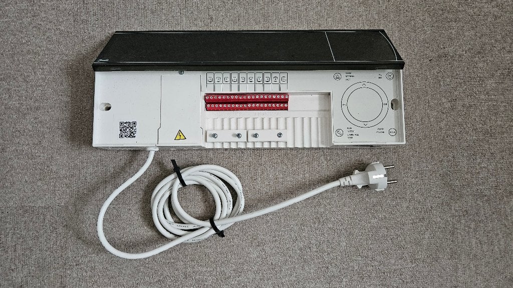 Danfoss Icon hoofdregelaar – 088U1071 (10‑kanaals), Doe-het-zelf en Verbouw, Verwarming en Radiatoren, Gebruikt, Minder dan 30 cm