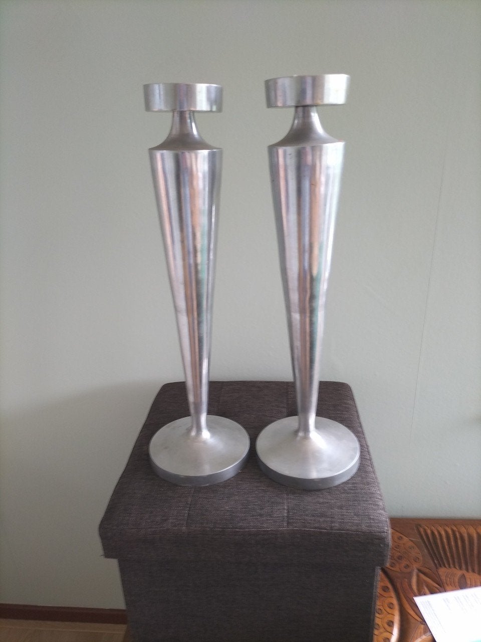 Set van 2 moderne aluminium kandelaars, Overige merken, Ophalen of Verzenden, Zo goed als nieuw, Metaal