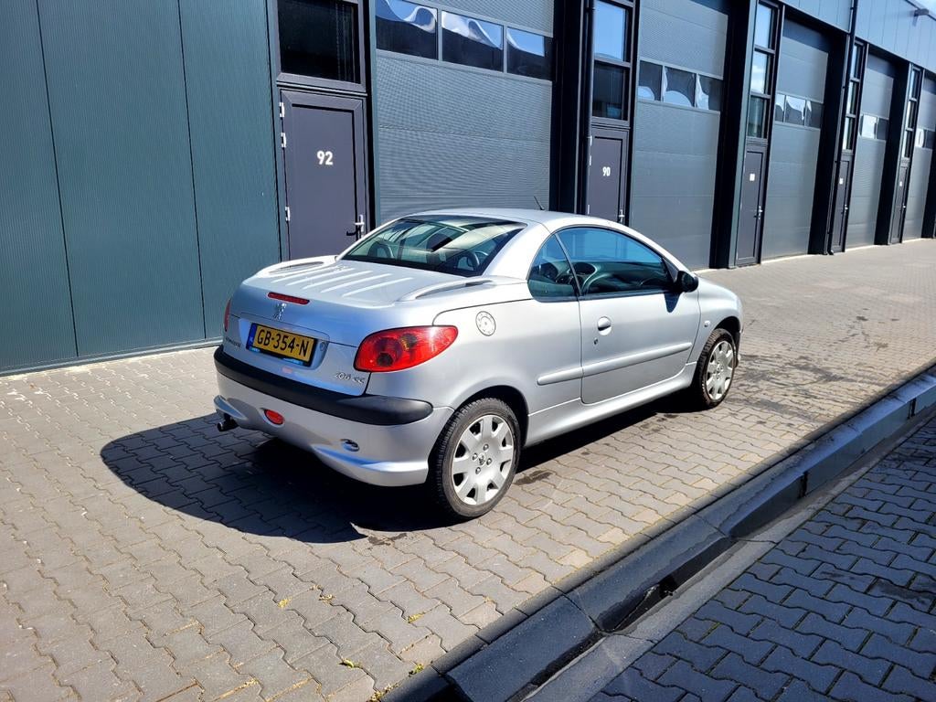 Peugeot 206 1.6  met nieuwe apk, Auto's, Peugeot, Particulier, Benzine, D, Cabriolet, Handgeschakeld, Geïmporteerd, Zilver of Grijs