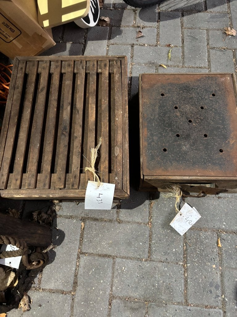 2 voetenstoven, Ophalen