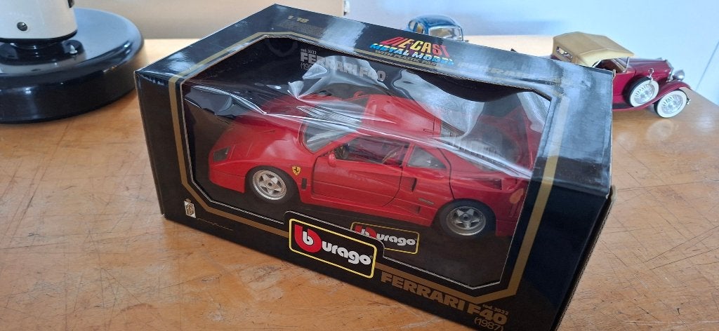 BBurago Ferrari F40 1/18 - Nieuw in doos, Hobby en Vrije tijd, Modelauto's | 1:18, Ophalen of Verzenden, Nieuw, Auto, Bburago