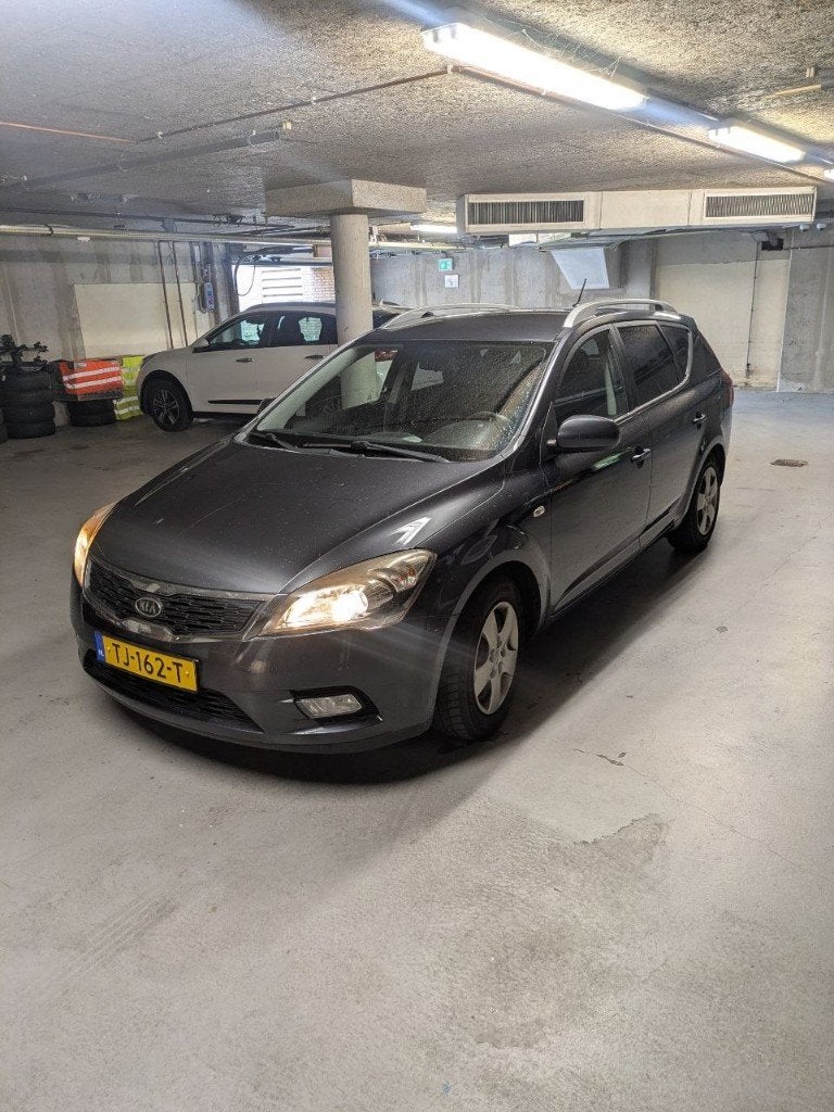 Kia Cee d 1.4 Cvvt X-ecutive 2011 Grijs, Voorwielaandrijving, Stof, 4 cilinders, 1396 cc