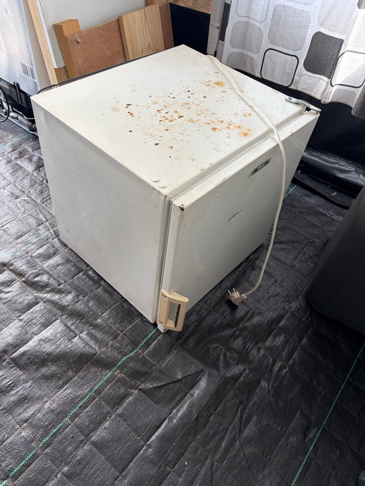 Compacte Vriezer - Ideaal voor kleine ruimtes, Gebruikt, Minder dan 85 cm, Minder dan 60 cm, Vrijstaand