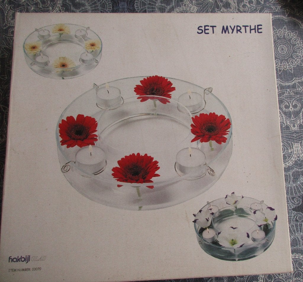 nieuw !! ronde kaarsschaal of theelichthouder Myrthe, Ophalen of Verzenden, Nieuw, Glas, Kandelaar