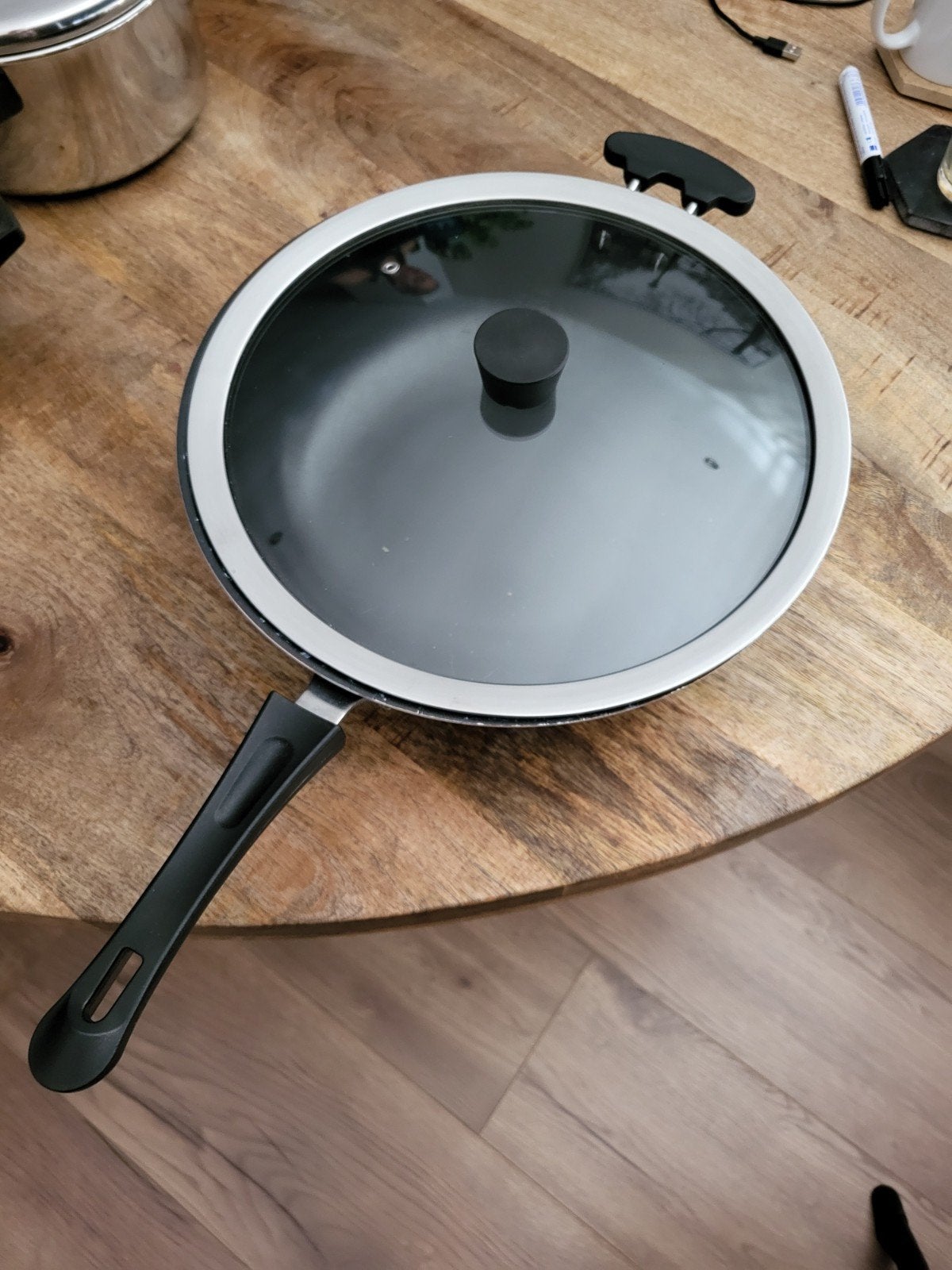 Wokpan met deksel - Gebruikt, Huis en Inrichting, Overige materialen, Gebruikt, Met deksel, Ophalen of Verzenden