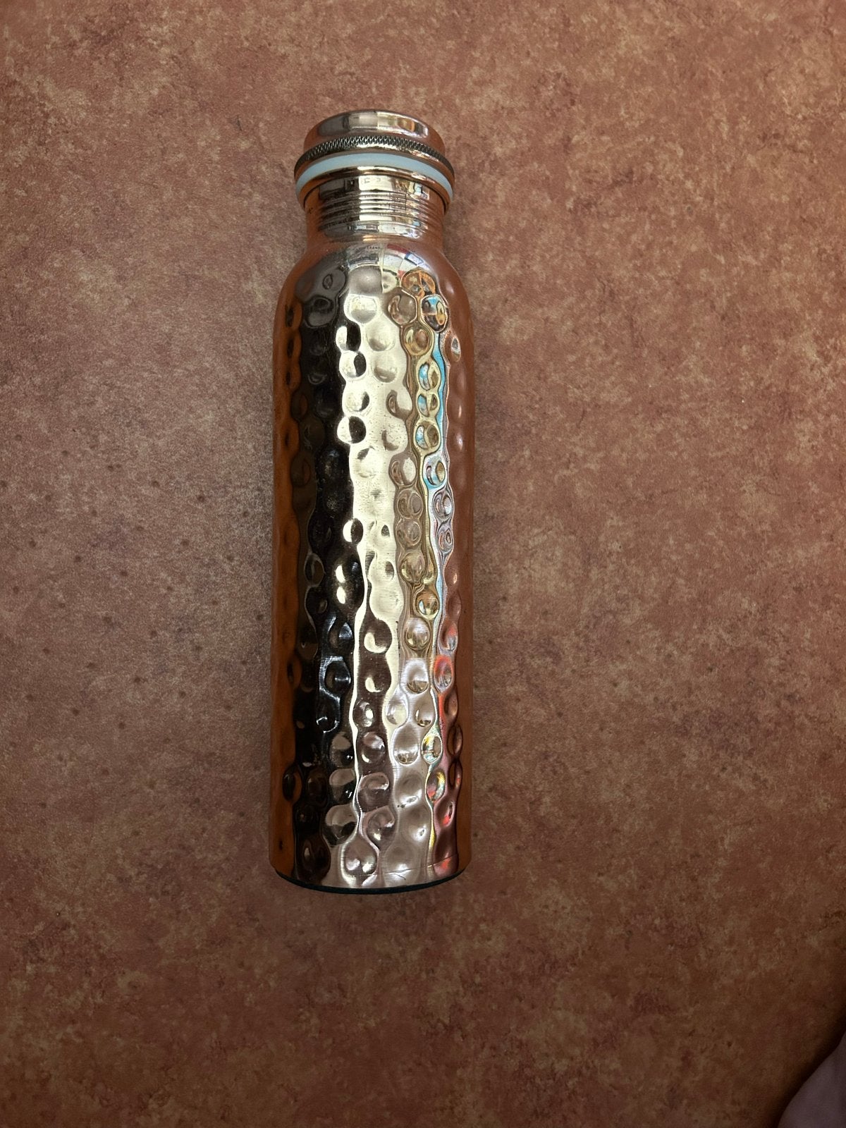 Koperen drinkfles met gehamerd design, Ophalen of Verzenden, Zo goed als nieuw, Overige onderwerpen, Overige typen