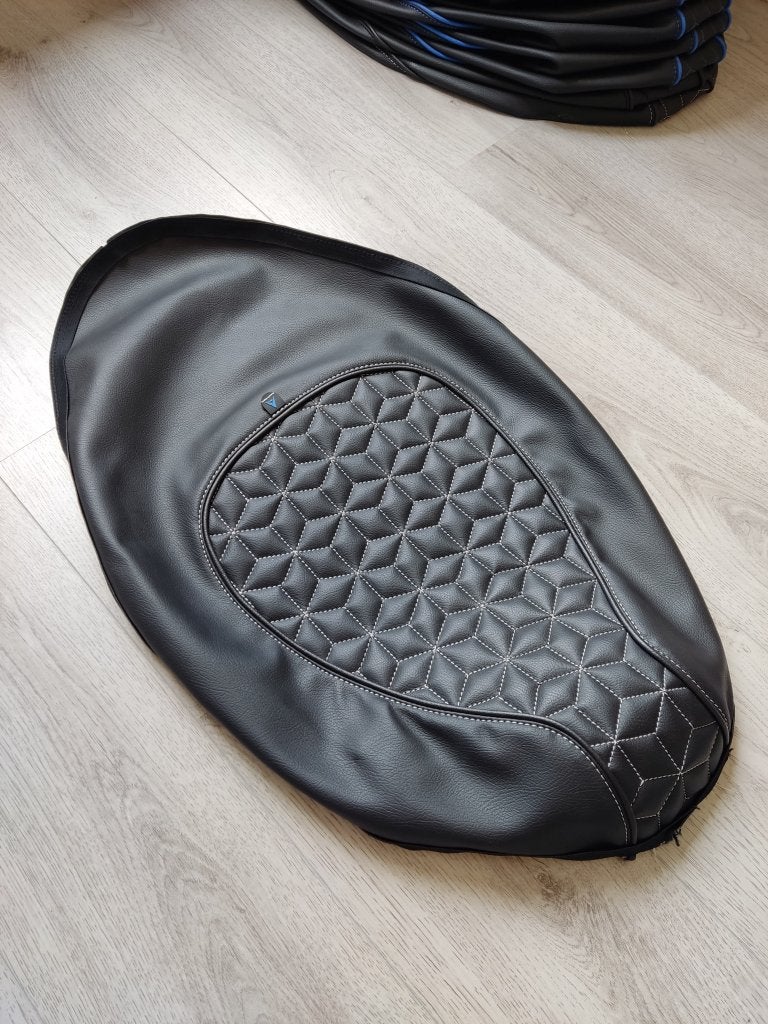 UITVERKOOP! Zadelhoes / buddydek Piaggio Zip custom NIEUW, Info@jynkx.com, Nieuw, Ophalen of Verzenden, Piazza 99