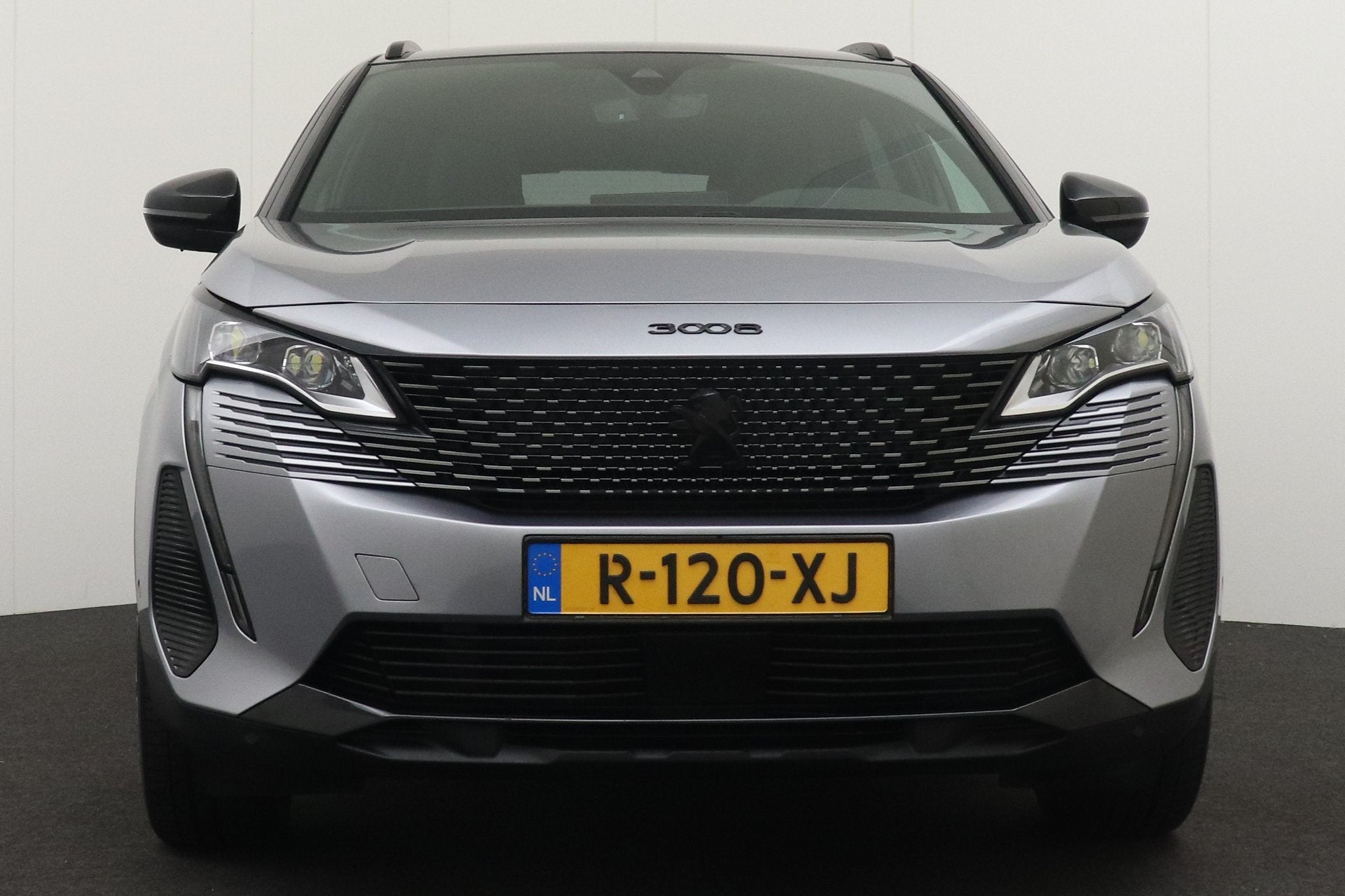 Peugeot 3008 1.2T 131 PK Aut. GT Black-Pack Camera 19'LMV, Dealer onderhouden, Gebruikt, 1199 cc, Leder en Stof