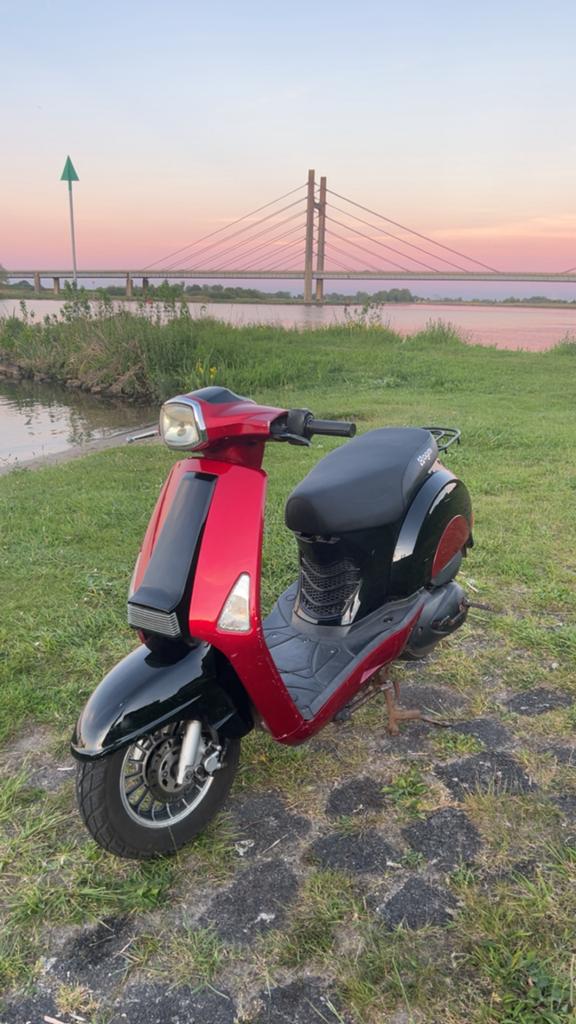 Scooter AGM Star 50, Ophalen, Maximaal 45 km/u, Zo goed als nieuw, Benzine