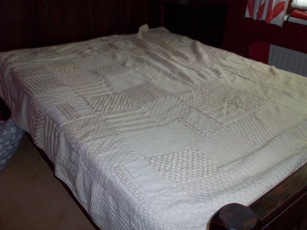 wollen gebreide sprei, ca 2,20 x 2,20 m, Huis en Inrichting, Gebruikt, Handgemaakt, Wit, Tweepersoons