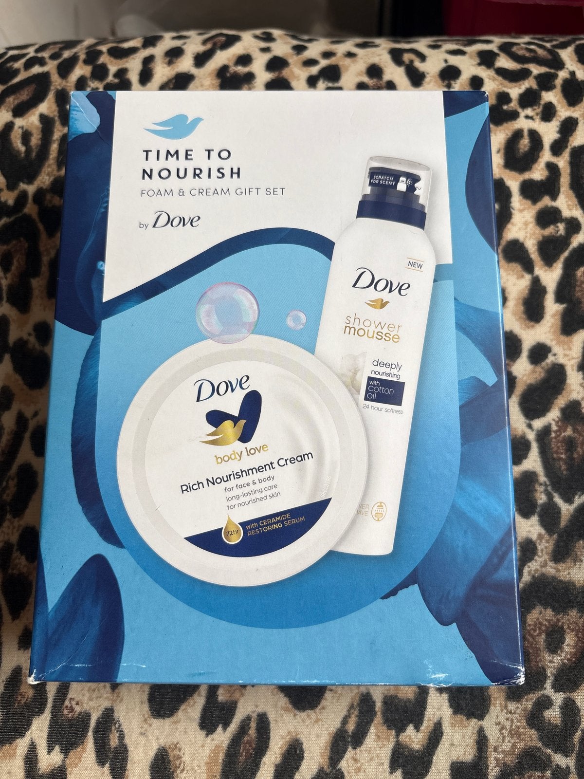 Dove Time to Nourish Foam & Cream Gift Set - Nieuw, Ophalen of Verzenden, Nieuw, Overige typen