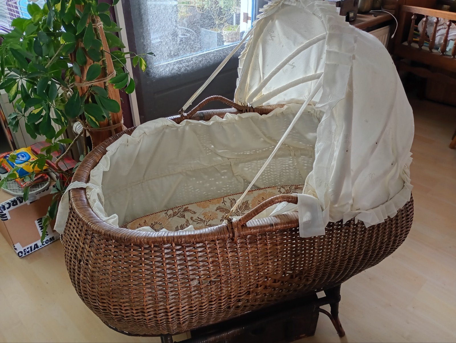 Rotan Baby wiegje, Ophalen, Zo goed als nieuw, Wieg