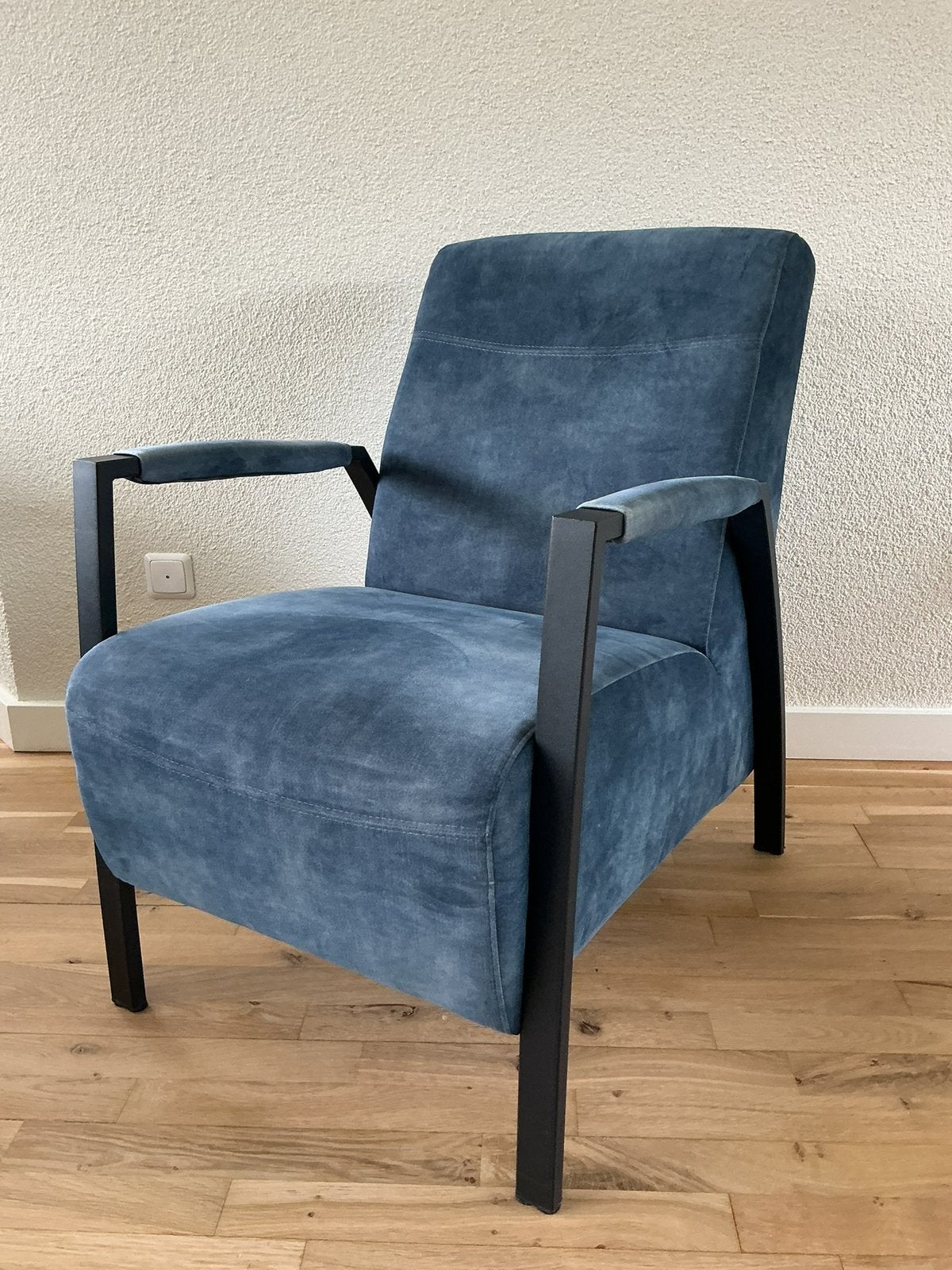 Armstoel, donkerblauw, Huis en Inrichting, Ophalen, Gebruikt, 75 tot 100 cm, Stof