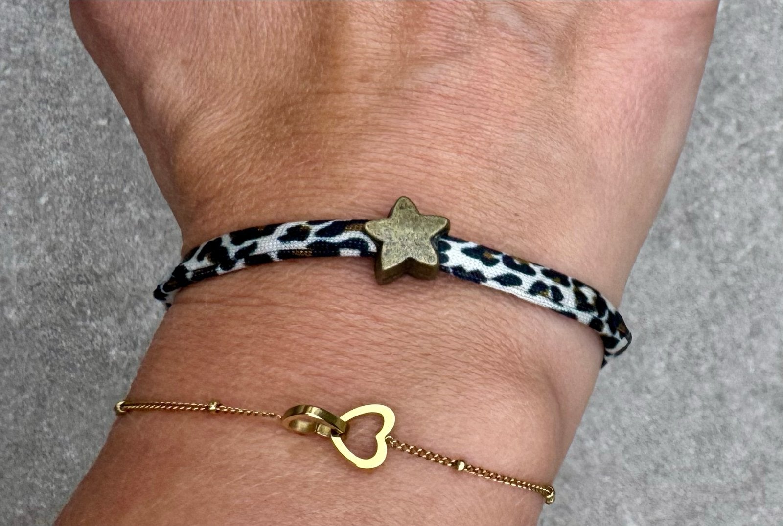 Love Ibiza Armband met Ster - Panterprint, Zwart, Nieuw, Ophalen of Verzenden, Elastiek