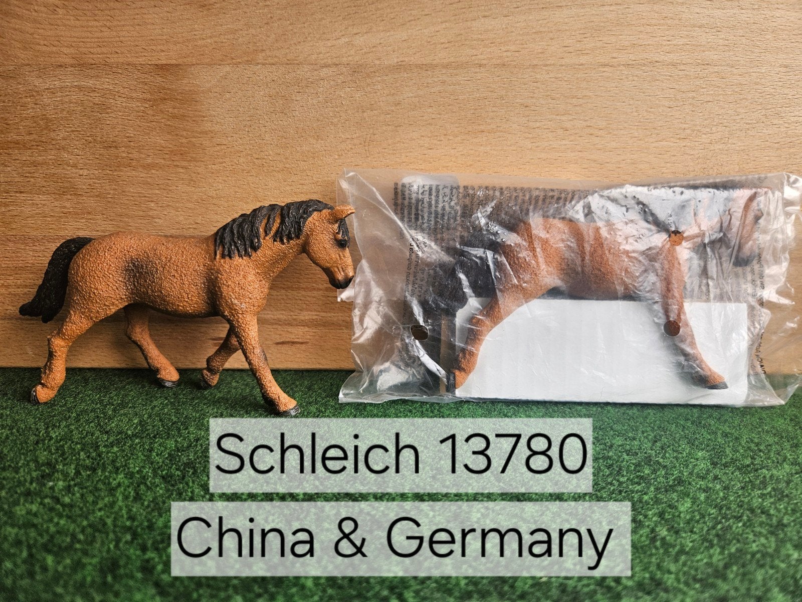 Schleich 13780 Curly merrie met of zonder vaantje
uit 2015, Ophalen of Verzenden, Zo goed als nieuw, Paard, Beeldje of Figuurtje
