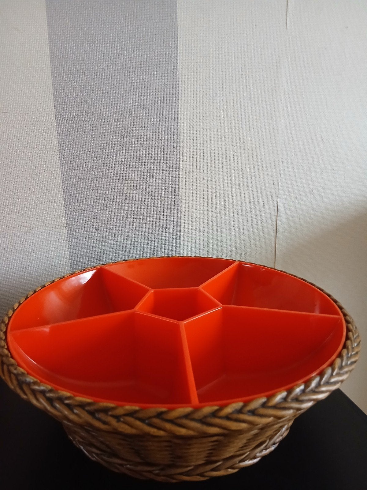 oranje hapjes schaal., Ophalen