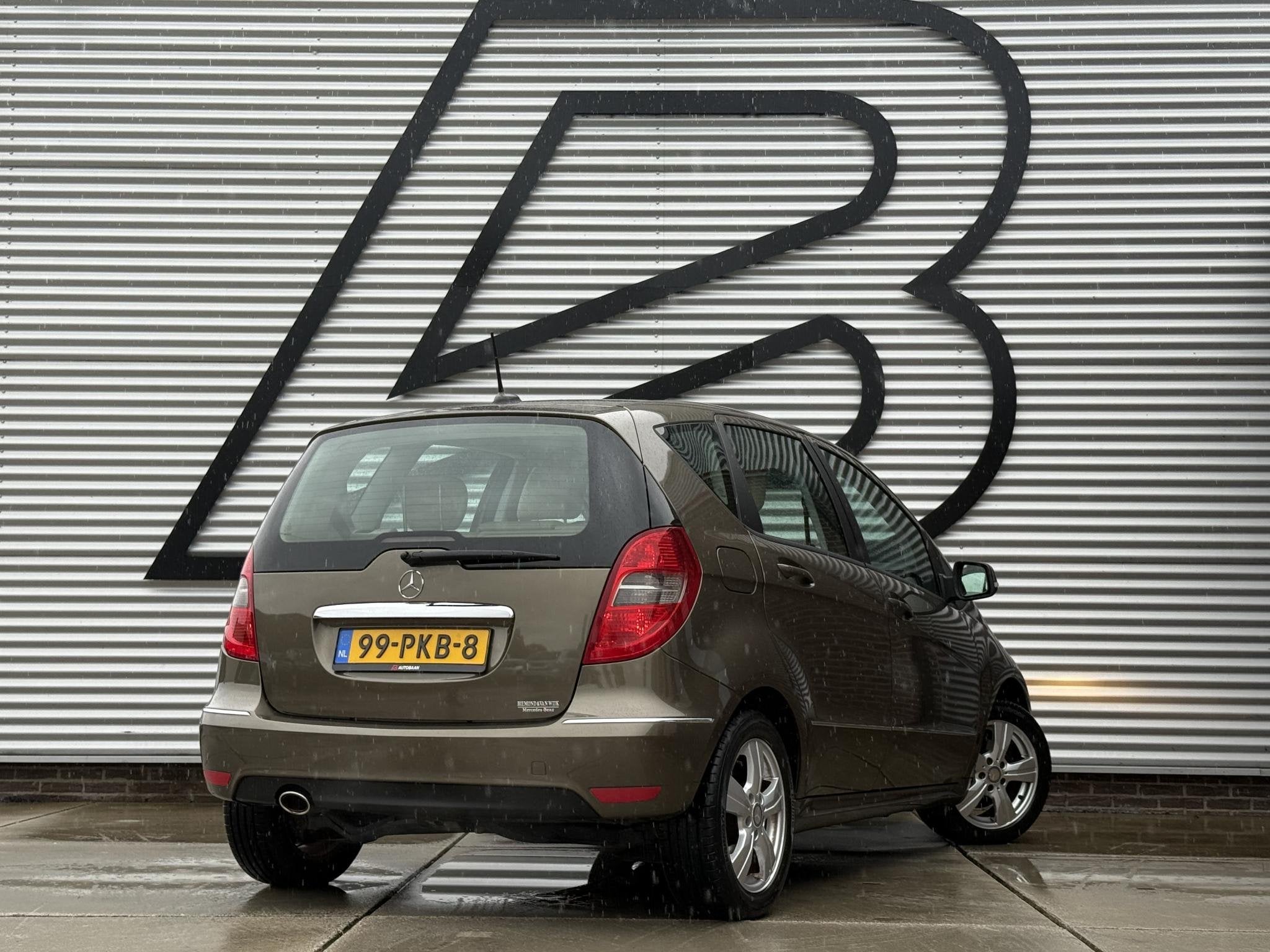 Mercedes-Benz A-klasse 160 BlueEFFICIENCY Business Class Ava, Voorwielaandrijving, Bruin, Leder en Stof, 49 €/maand