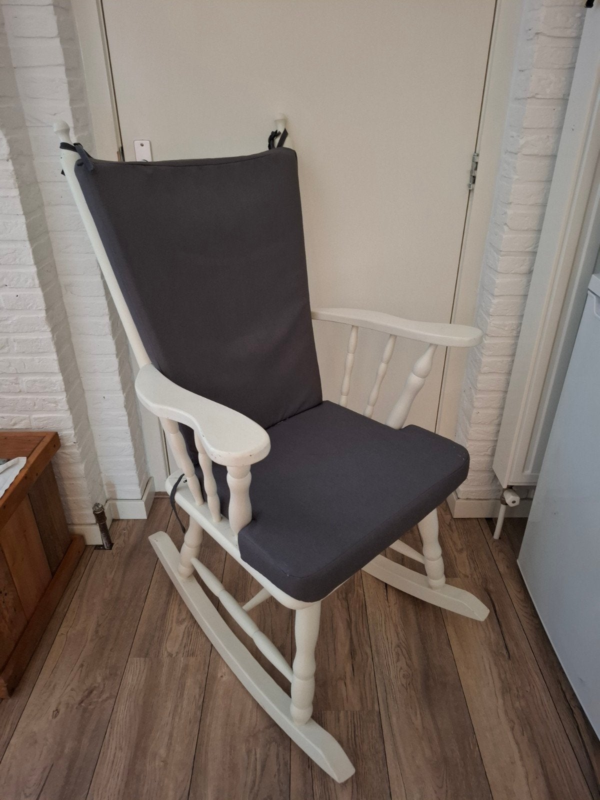 Witte schommelstoel met grijze kussens, Ophalen, Gebruikt, Wit, Stof