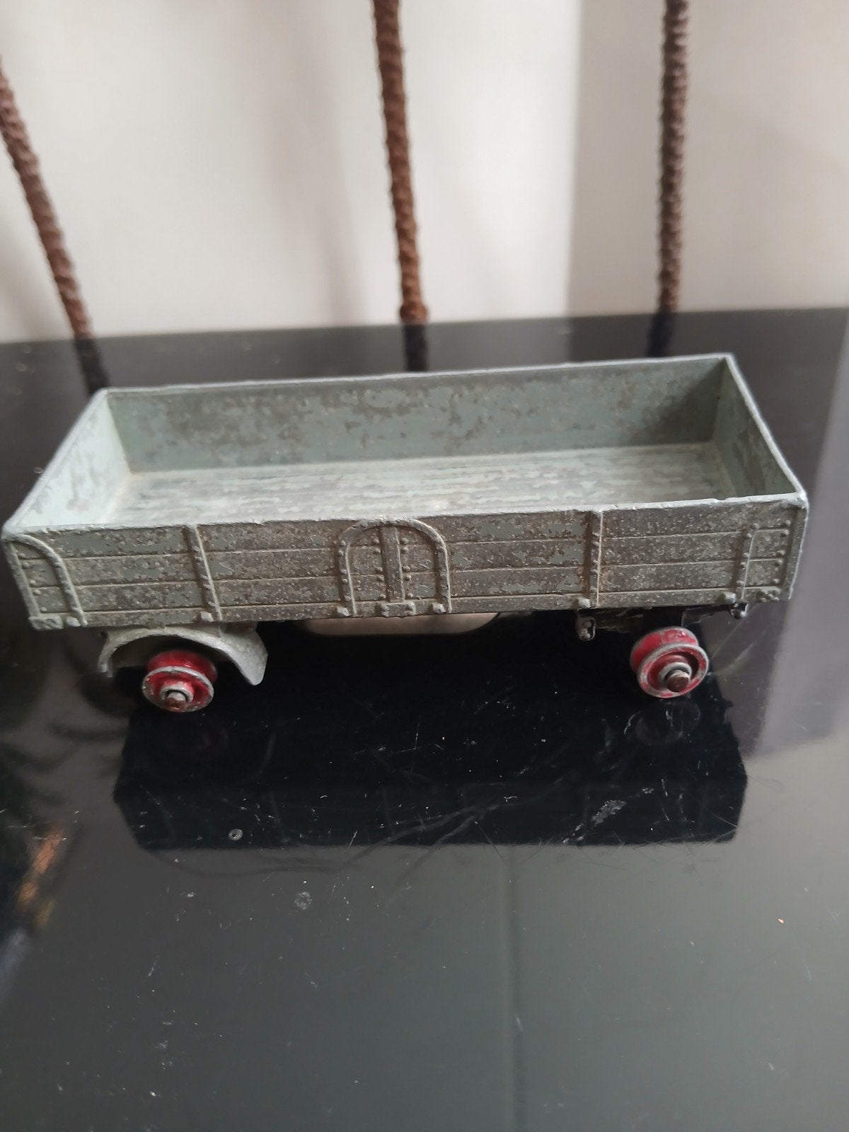 Grote grijze aanhanger.  Dinky toys,  opknapper, Hobby en Vrije tijd, Ophalen of Verzenden, Gebruikt, Auto, Dinky Toys
