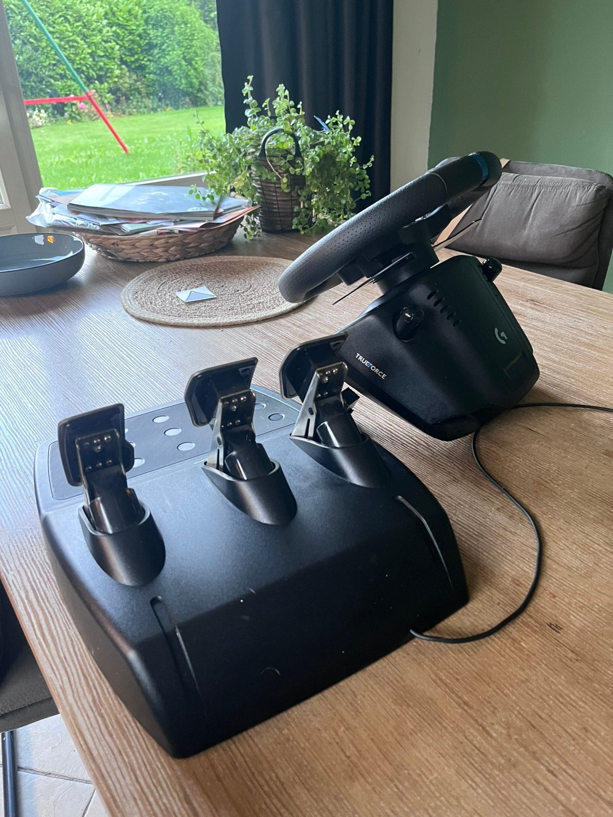 Logitech G923 Racing Wheel + Pedalen Xbox / PC, Ophalen, Zo goed als nieuw, Stuurtje of Sportattribuut, Xbox Series X
