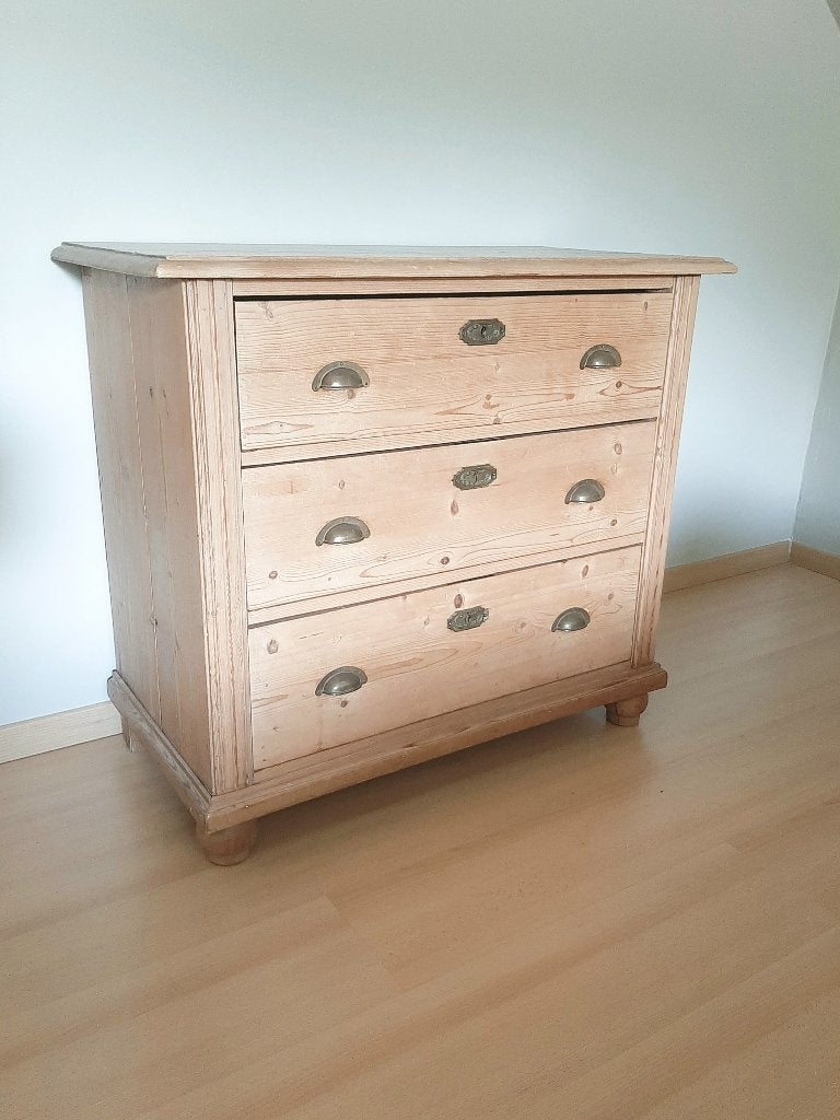 Oude brocante ladenkast, Ophalen