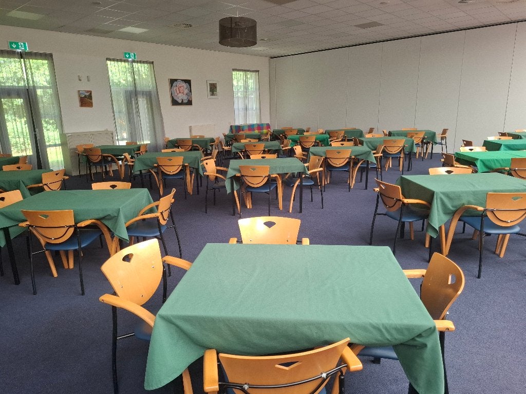 Tafels en stoelen, Ophalen, Gebruikt