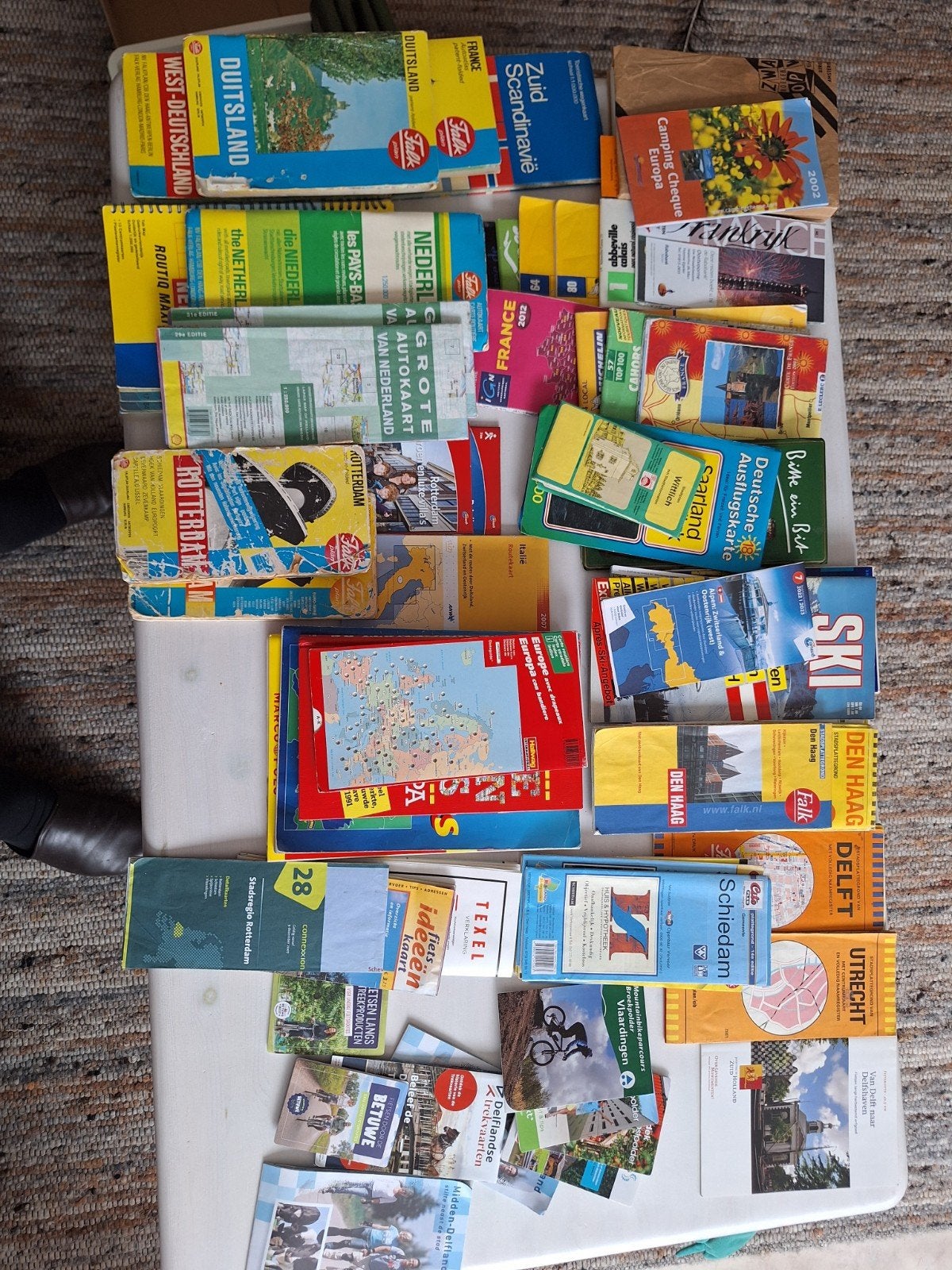 land- route en autokaarten., Boeken, Europa, Reisgids of -boek, Ophalen, Gelezen