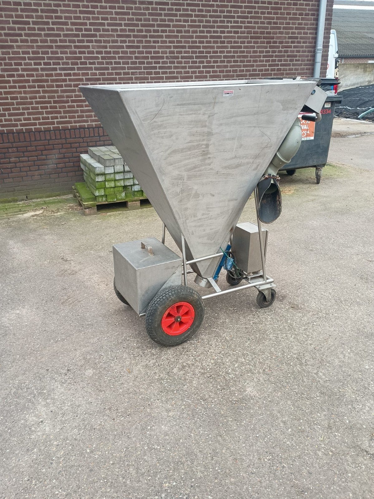 Michelin, Taurus en RVS elektrische voerwagen, Ophalen