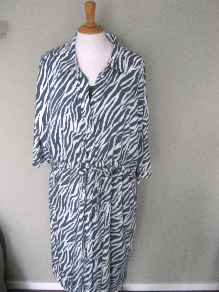 Fijne jurk maat XL van Hema met hemdje  ., Kleding | Dames, Jurken, Overige kleuren, Maat 46/48 (XL) of groter, Ophalen of Verzenden