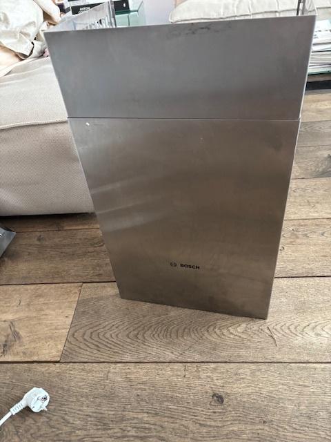 te koop goedwerkende complete Bosch afzuigkap, Witgoed en Apparatuur, Afzuigkappen, Ophalen, Gebruikt, Wandschouwkap, 400 tot 600 m³ per uur