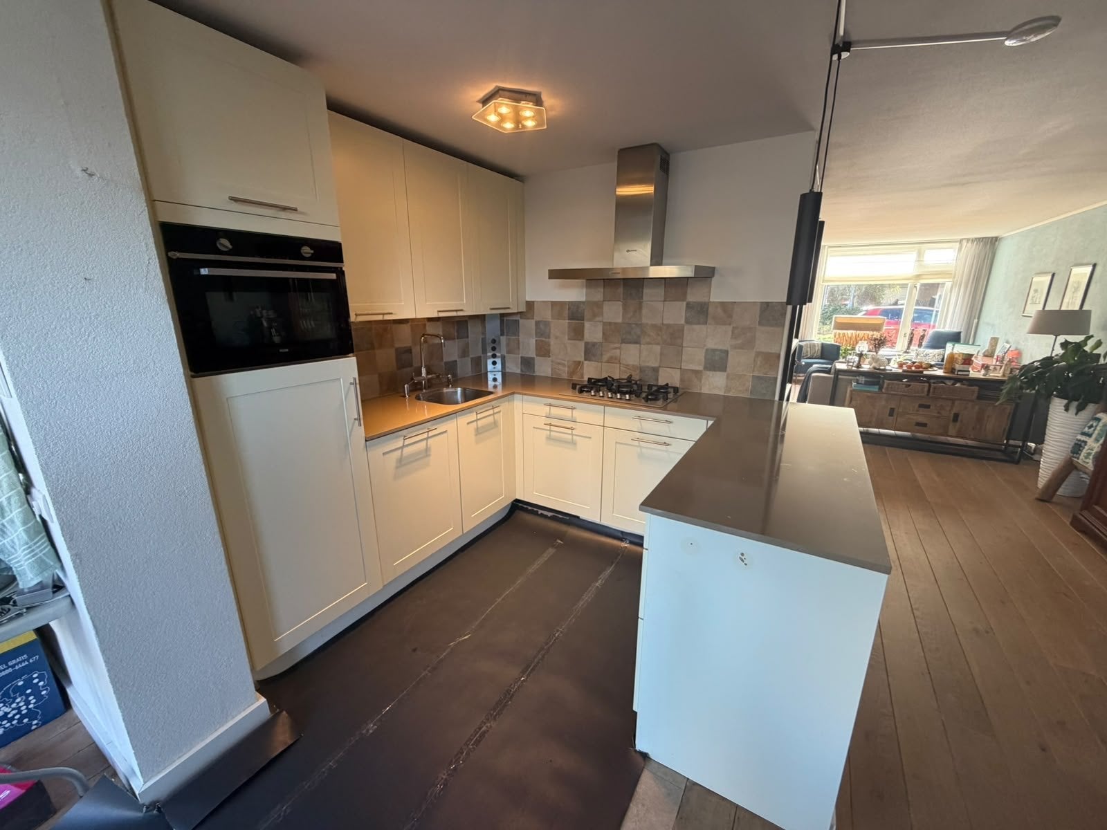 U-vormige keuken van Küchenman met inbouwapparatuur, Huis en Inrichting, Ophalen of Verzenden, Gebruikt, Crème, U-keuken