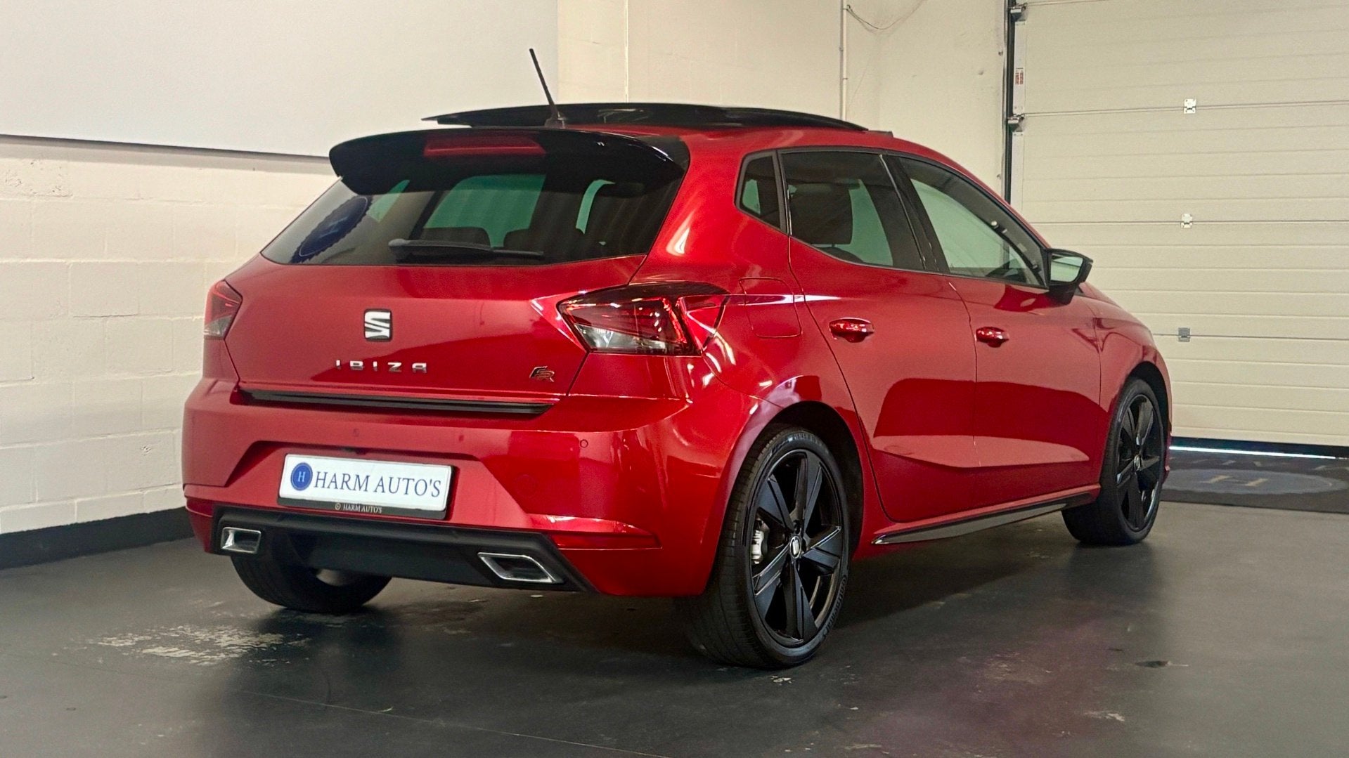 SEAT Ibiza 1.0 TSI FR 116pk Black Edition Pano / Alcantara /, Gebruikt, Zwart, 1028 kg, 116 pk