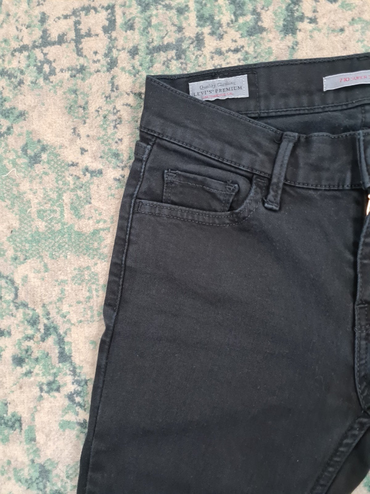 Levi’s 710 super skinny W26 L30 Dames Tulsi2630 Low-rise, Zwart, Ophalen of Verzenden, Zo goed als nieuw, W27 (confectie 34) of kleiner