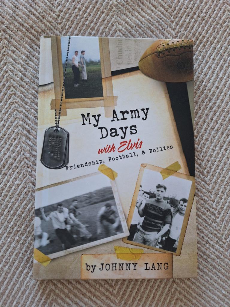 My Army Days with Elvis - Hardcover Boek Johnny Lang, Johnny Lang, Ophalen of Verzenden, Zo goed als nieuw, Film, Tv en Media