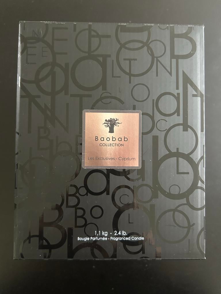 Baobab Collection Les Exclusives Cyprium Geurkaars 1.1kg, Huis en Inrichting, Woonaccessoires | Kandelaars en Kaarsen, Blauw, Nieuw