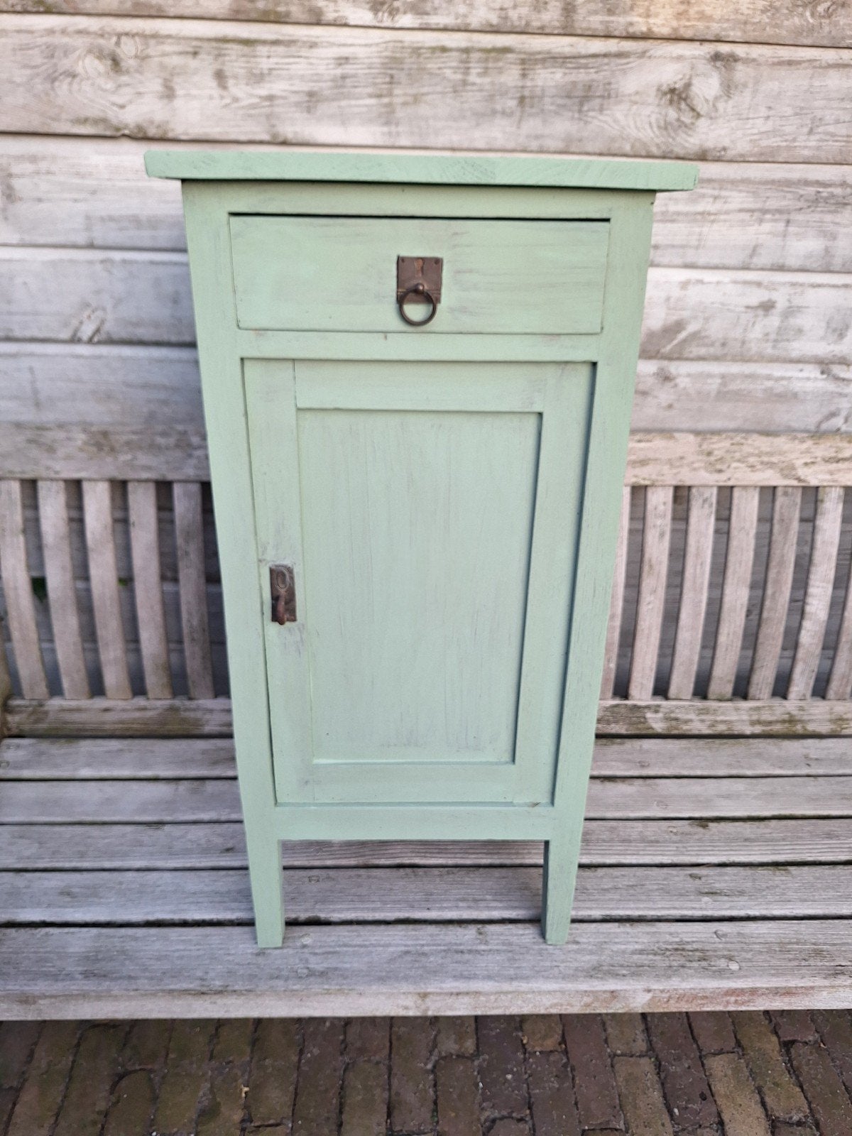 Oud groen nachtkastje bijna gratis, Ophalen, Minder dan 45 cm