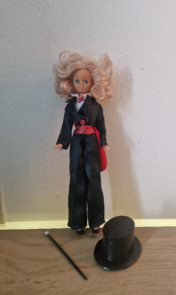 daisy mary quant showbiz outfit + doll 65804 jaren 70, Verzamelen, Ophalen of Verzenden, Gebruikt, Pop