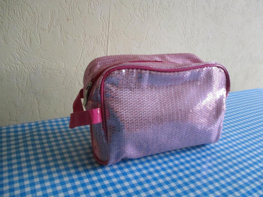 Toilettas - roze met pailletten, Sieraden, Tassen en Uiterlijk, Toilettassen, Ophalen of Verzenden, Zo goed als nieuw, Roze, Meisje