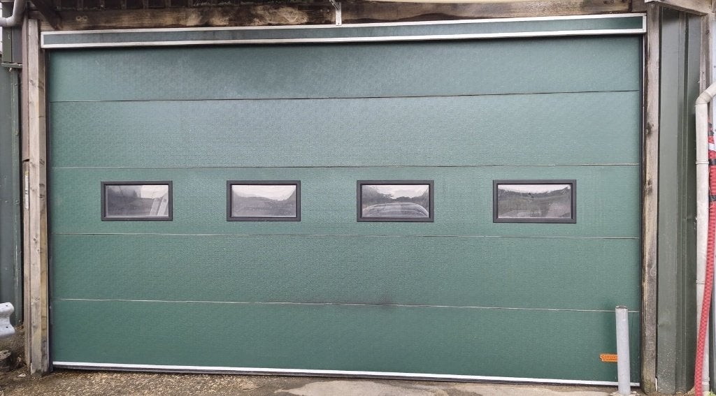 Compact overhead deur, Doe-het-zelf en Verbouw, Deuren en Horren, Ophalen, Gebruikt, Buitendeur, 120 cm of meer