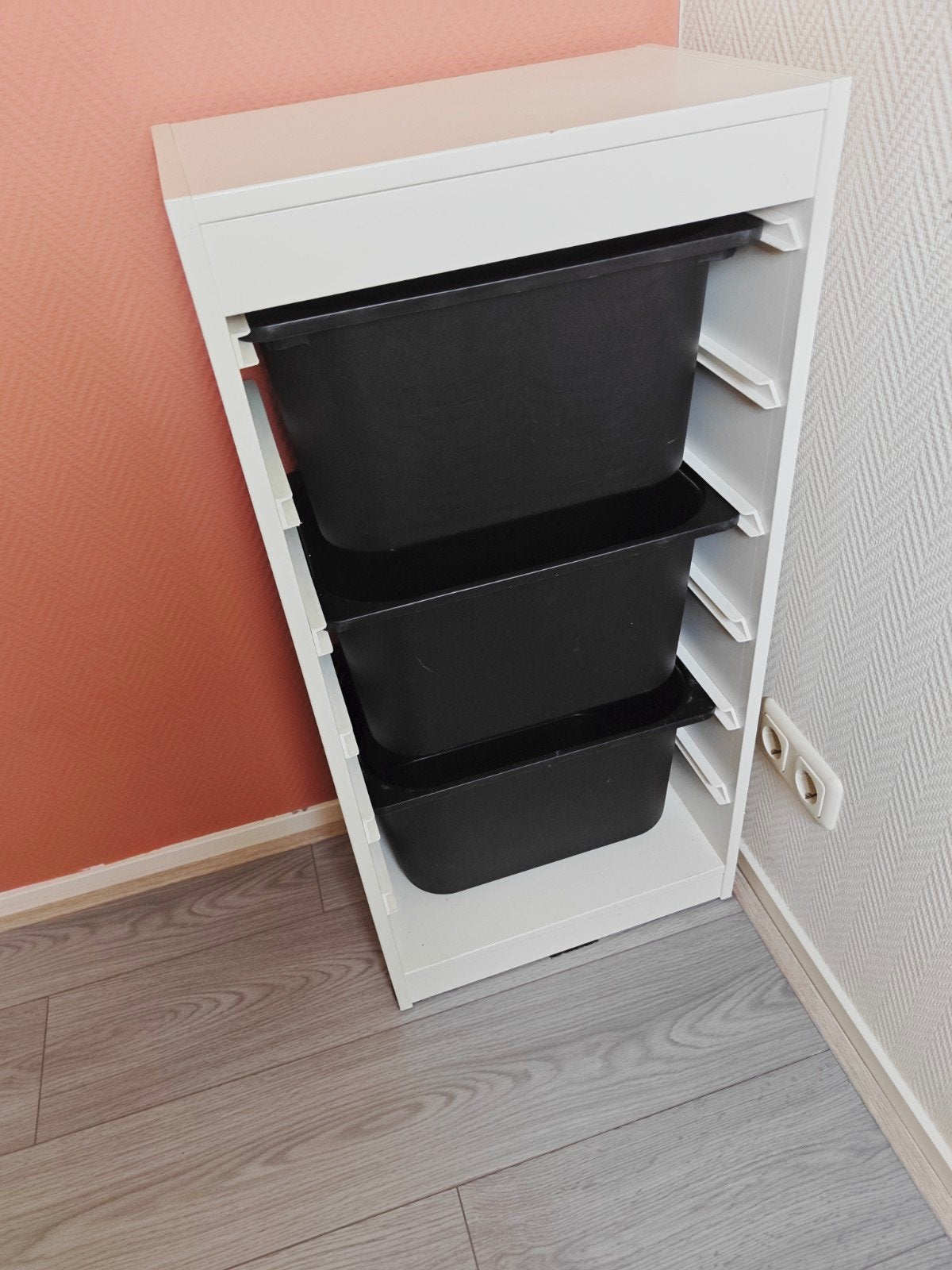 Witte opbergkast met 3 zwarte bakken, Huis en Inrichting, Kasten | Schoenenkasten, Ophalen, Gebruikt, Modern, functioneel
