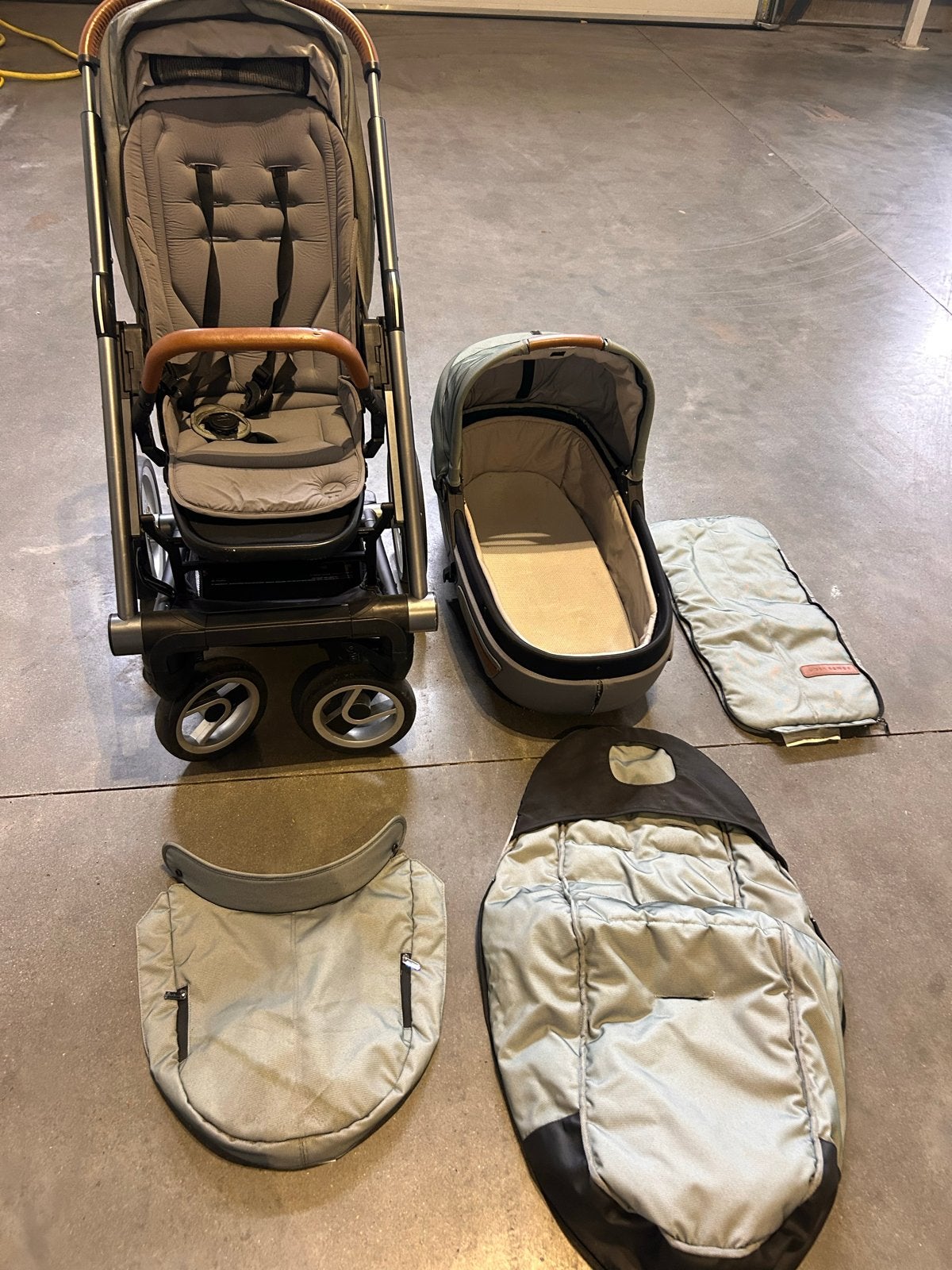 Mutsy Igo kinderwagen met reiswieg en accessoires, Gebruikt, Met reiswieg, Mutsy, Ophalen
